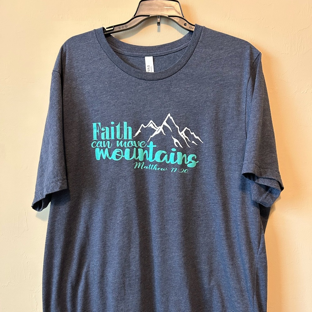 women’s tee 2XL “faith can move mountains”